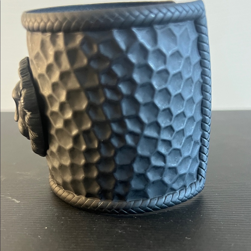 Black Lion Head Cuff Bracelet - Picture 2 of 4